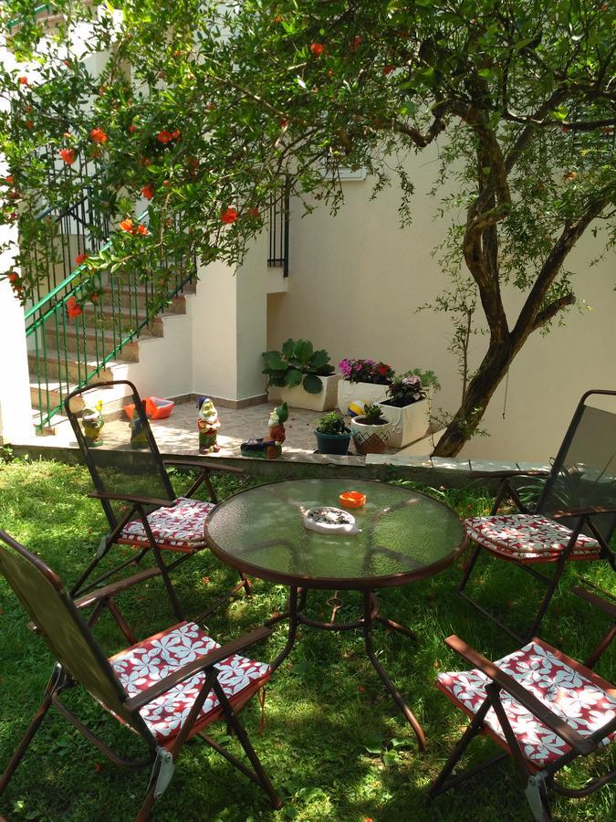 Apartmani Villa Radovic 里桑 外观 照片