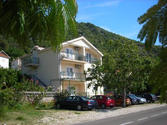 Apartmani Villa Radovic 里桑 外观 照片