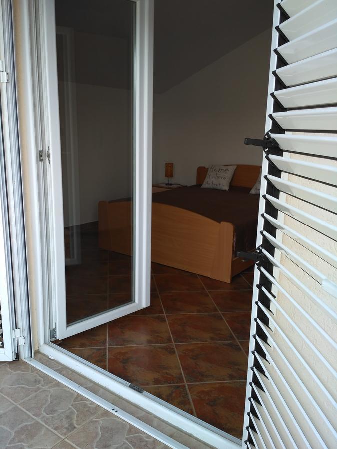 Apartmani Villa Radovic 里桑 外观 照片