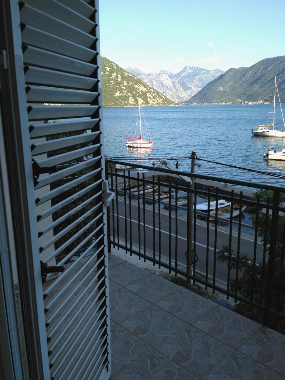 Apartmani Villa Radovic 里桑 外观 照片
